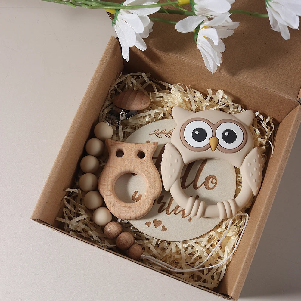Baby gift set – owl teether, pacifier clip &amp; milestone card – maternity gift in gift box